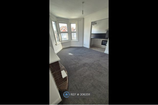 Flat, Osborne Road, Weston-Super-Mare photo 5