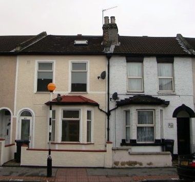 Property to rent in Whitehorse Road, Thornton Heath