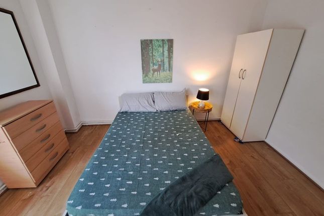 Prospect Row, London E15 photo 2