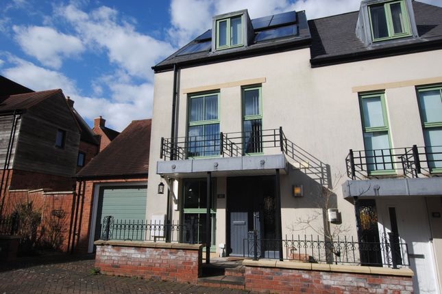 Town house for sale in St Johns Walk, Lawley Village, Telford, 2ft.