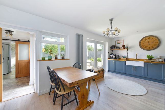 2 Glebe Road, Cranleigh photo 3