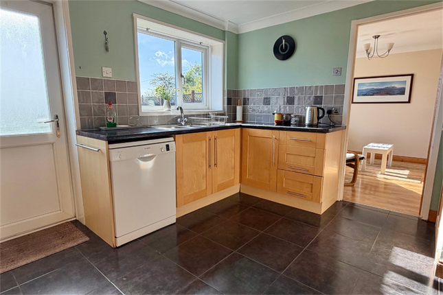 35, Bramcote Avenue, Beeston, Nottingham photo 2