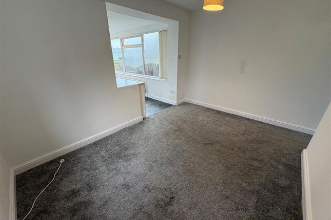 202, Old Road, Bradford photo 5