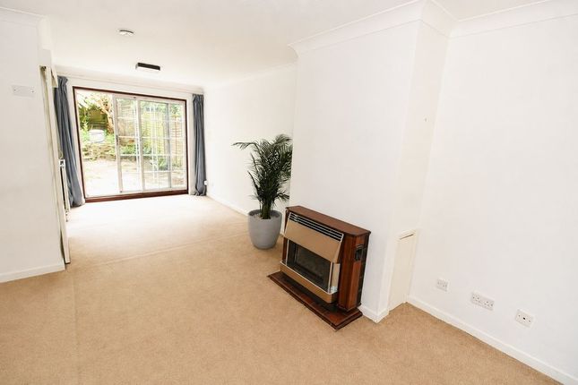 1 Stagbury House, Outwood Lane, Coulsdon photo 3