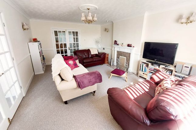 7 Harlow Grange Park, Beckwithshaw, Harrogate photo 4