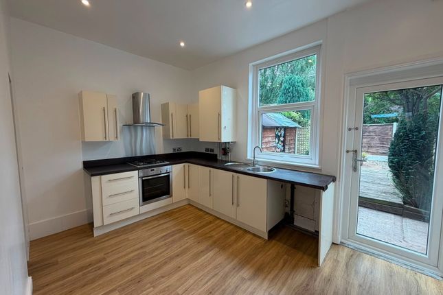 347, Stockport Road, Hyde photo 5