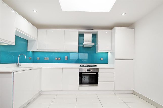 Thumbnail Flat to rent in Copperfield Road, Mile End, London