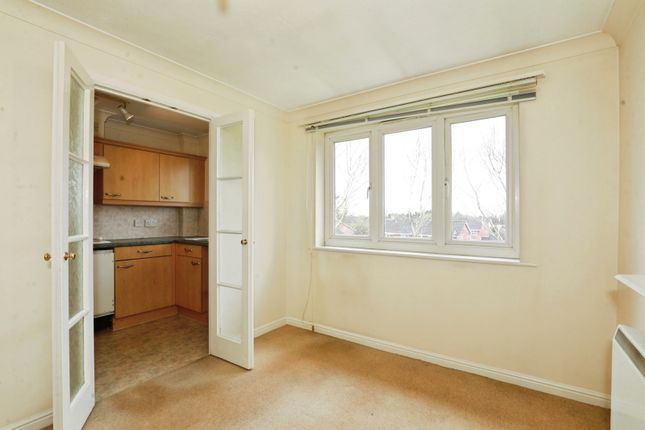 60 Lovell Court,, Parkway, Crewe photo 4