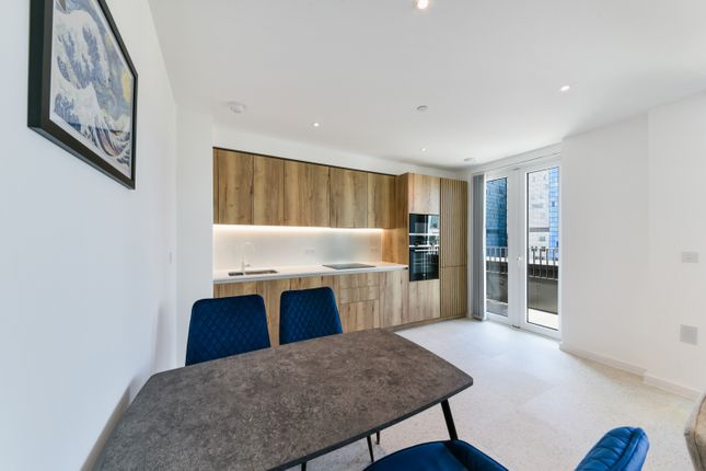 Flat to rent in The Georgette Apartments, The Silk District, Whitechapel