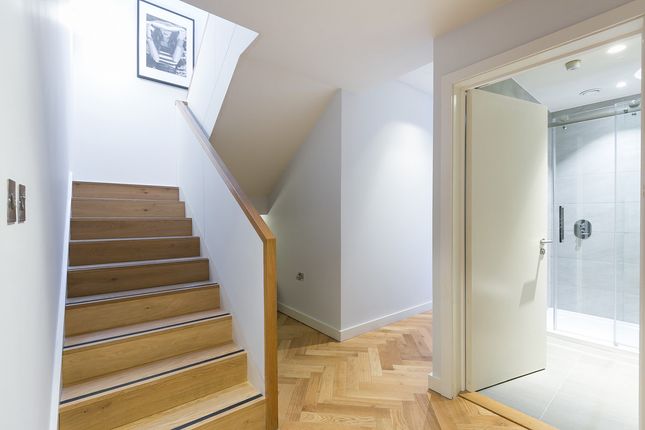 Flat 1, 172a, Arlington Road, London photo 4