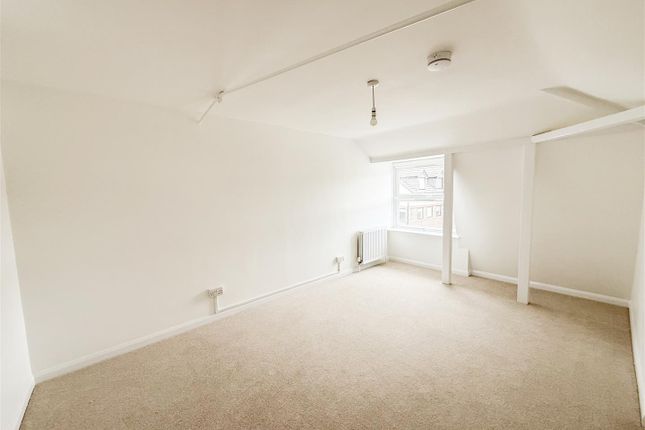 Flat 5 Lexden Lodge, Crowborough Hill, Crowborough photo 4