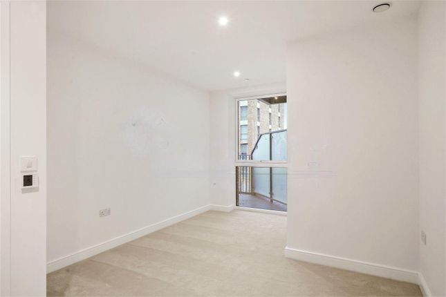 Lavey House, Alperton photo 4