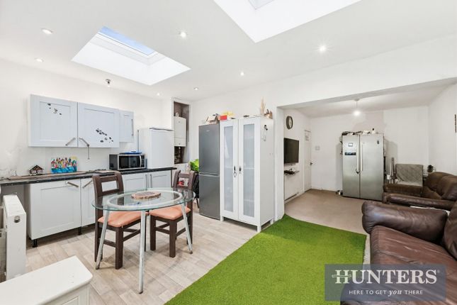 40, Curtis Road, Hounslow photo 2