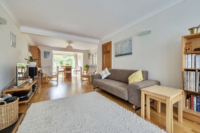 9, Lingholm Way, Barnet photo 2