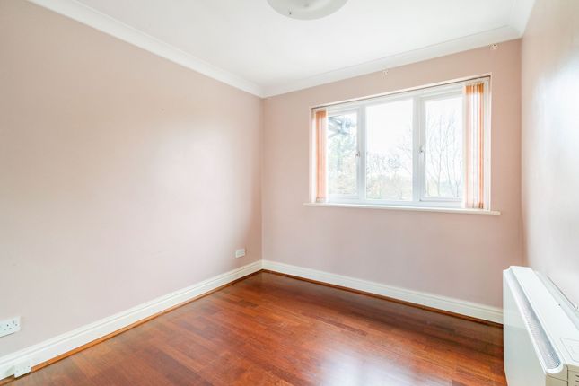 49 Birchend Close, South Croydon photo 4
