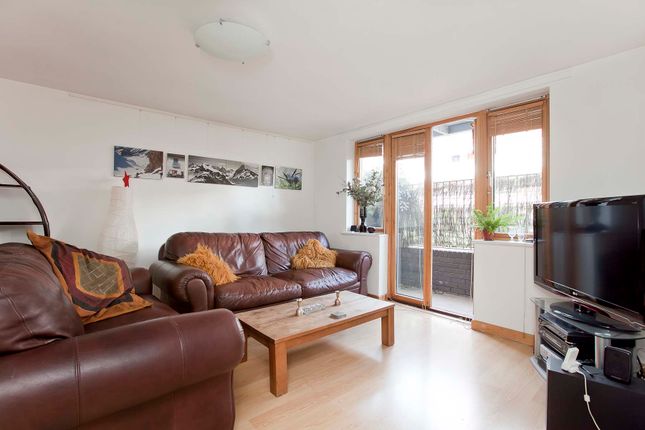 Thumbnail Flat for sale in Cremer Street, London