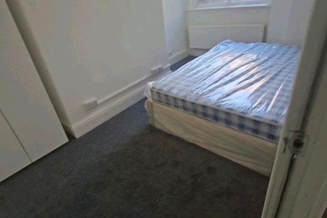 Shared accommodation to rent in Orchid Street, Manchester