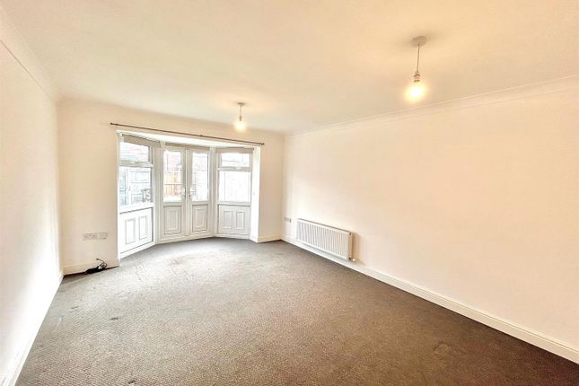 151, Henry Street, Leigh photo 2