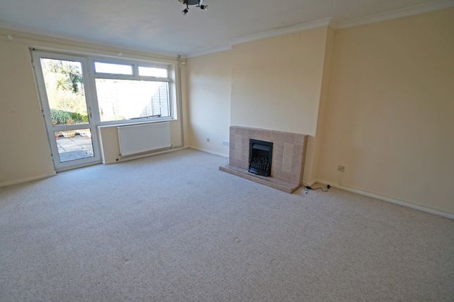 40, Highcroft Crescent, Bognor Regis photo 2