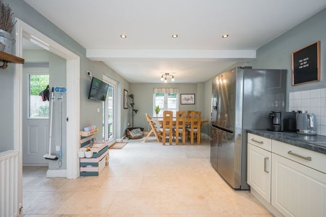 4, Crawshay Close, Abergavenny photo 4