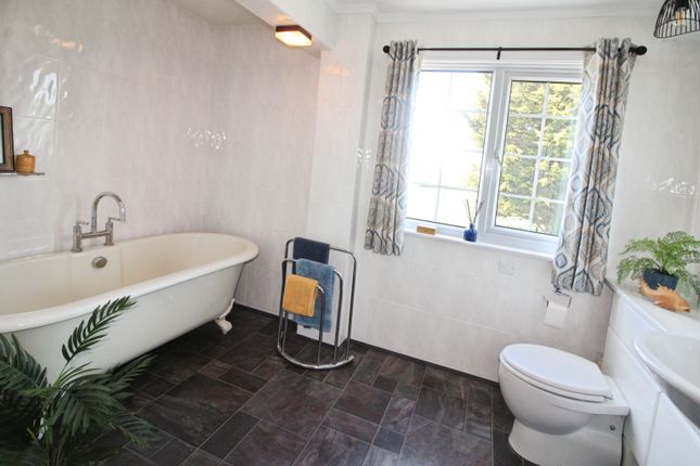 Bathroom..Jpg