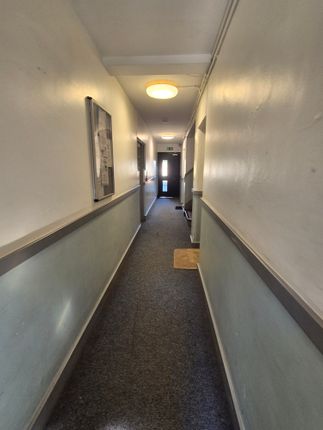 Warwick Gardens, London Road, Thornton Heath photo 2