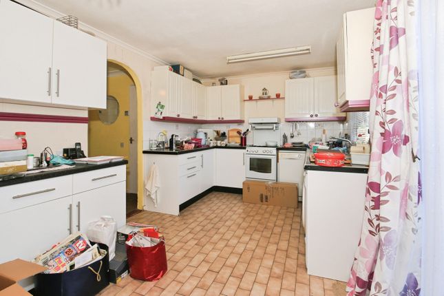 16, Worsley, Peterborough photo 4