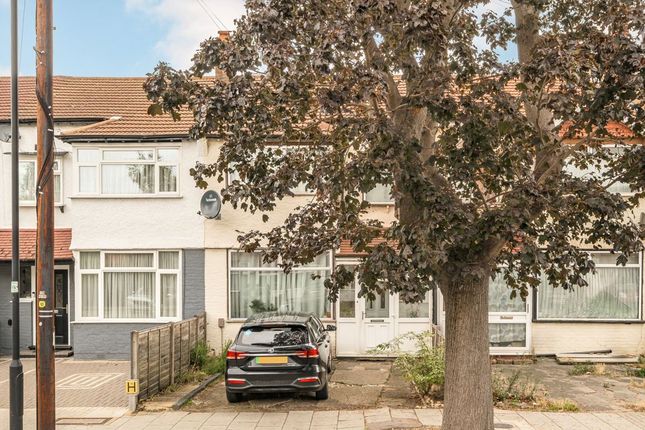 3-bed terraced on 121, Sherwood Avenue, London, £2,500/mo