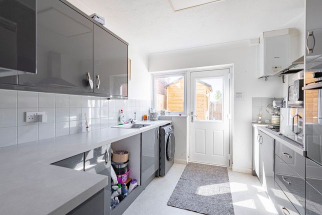 27 Beach Road, Great Yarmouth photo 4