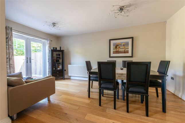 10, Betchworth Place, Dorking photo 4