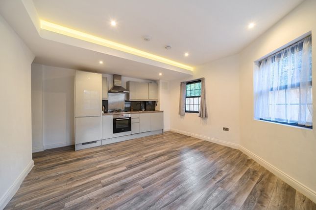 4, Winston House, Ickenham photo 4