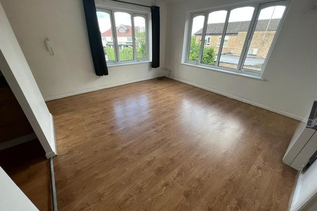 Flat for sale in Elm Court, Ashcroft Road, Luton