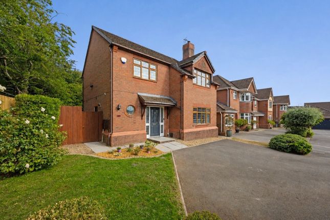 7 Lister Close, Pontypridd photo 2