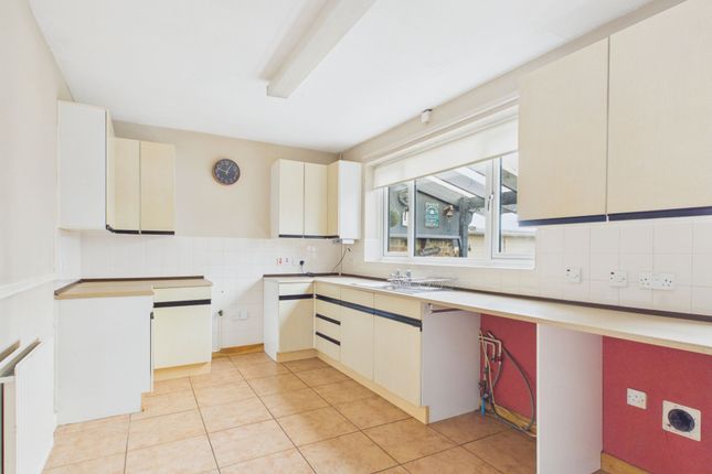 14 Partridge Road, Barry photo 2
