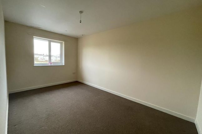 23, Vinnall Grove, Birmingham photo 5