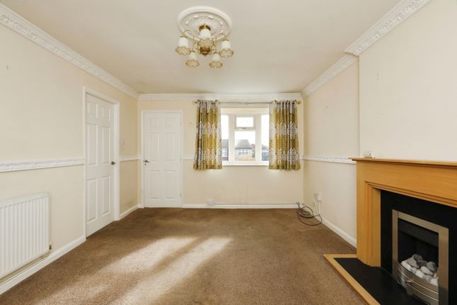 61, Holyrood Rise, Rotherham photo 4