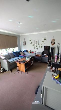 00, Buckland Road, Chessington photo 3