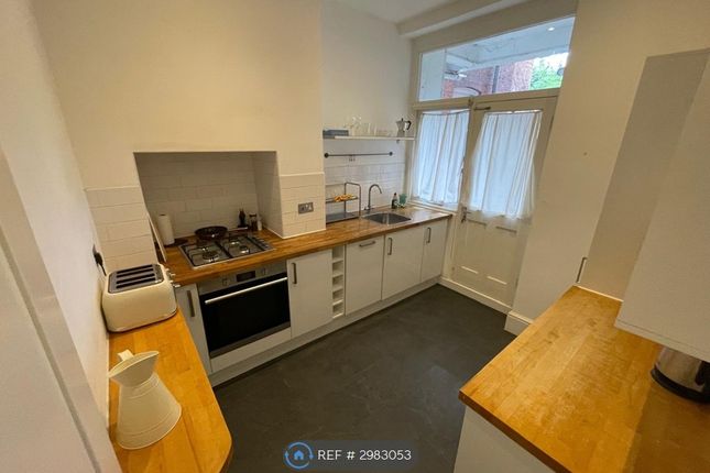 Flat A, Clevedon Mansions Lissenden Gardens, London photo 5