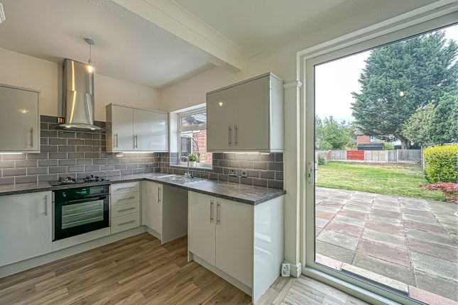13 Elgar Avenue, Wirral photo 3