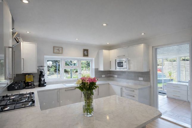 80, Earls Hall Avenue, Southend-on-sea photo 4
