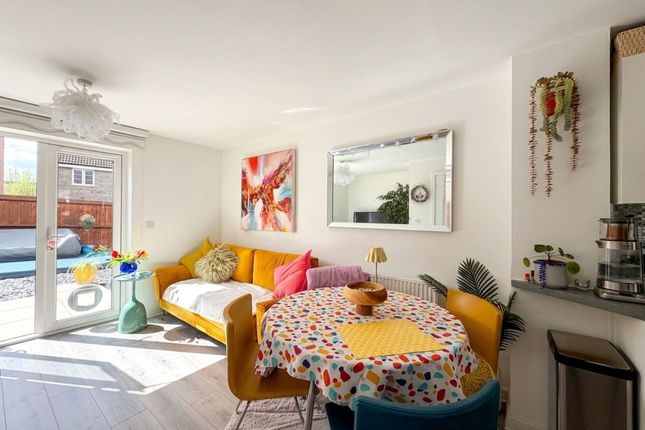 3 Daffodil Way, Bristol photo 3