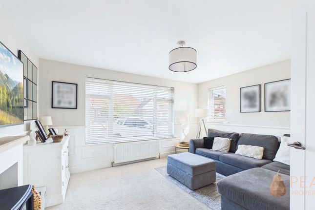 4 Osborne Close, Lancing photo 4