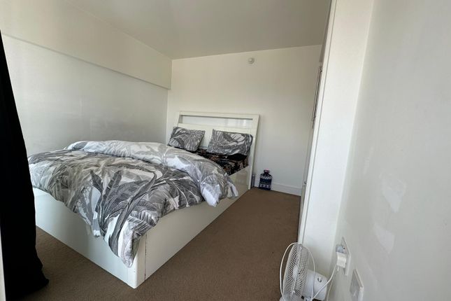 Flat for sale in Lee Street, Leicester