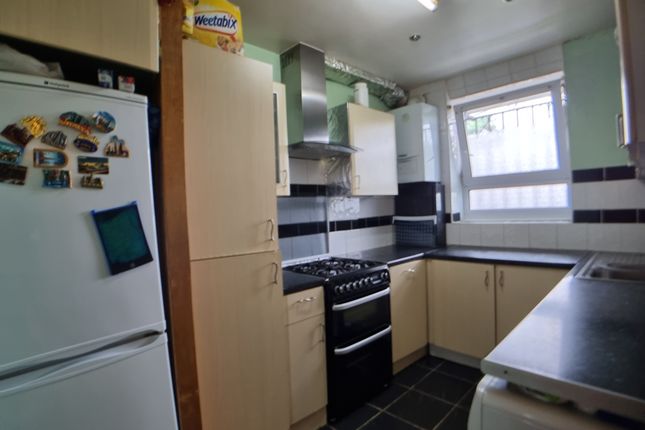 Flat for sale in Ellen Street, Aldgate East, London