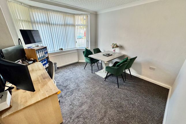 4 Brookdale Road, Nuneaton photo 5