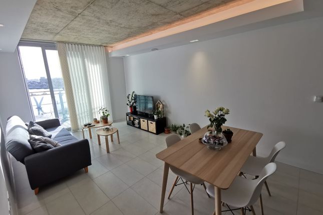 703.1 Hoola East Tower 3, Tidal Basin Road, London photo 2