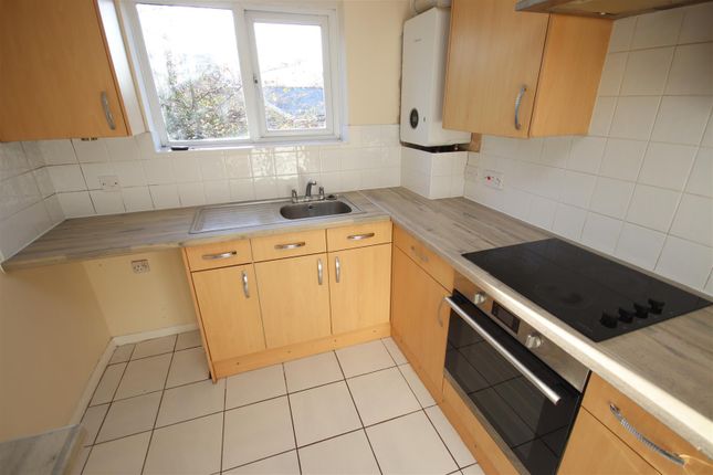 2, Weavern Court, Chippenham photo 2
