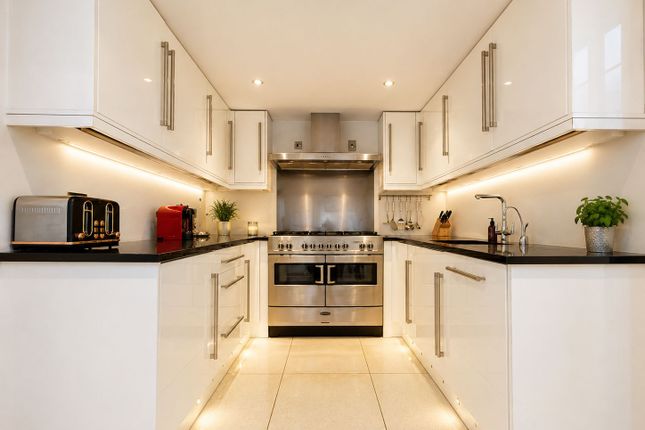 24, Casewick Lane, Stamford photo 2
