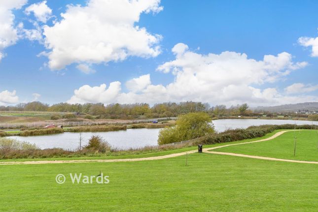 1, Dearman Crescent, Hythe photo 2