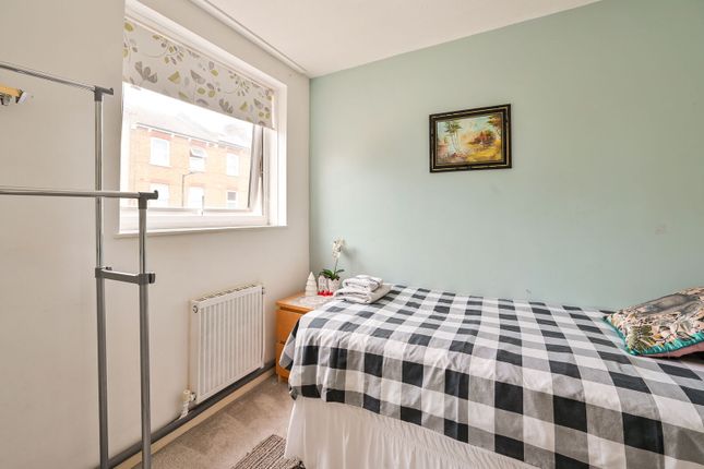 Penton Place, London, SE17, Elephant and Castle photo 4
